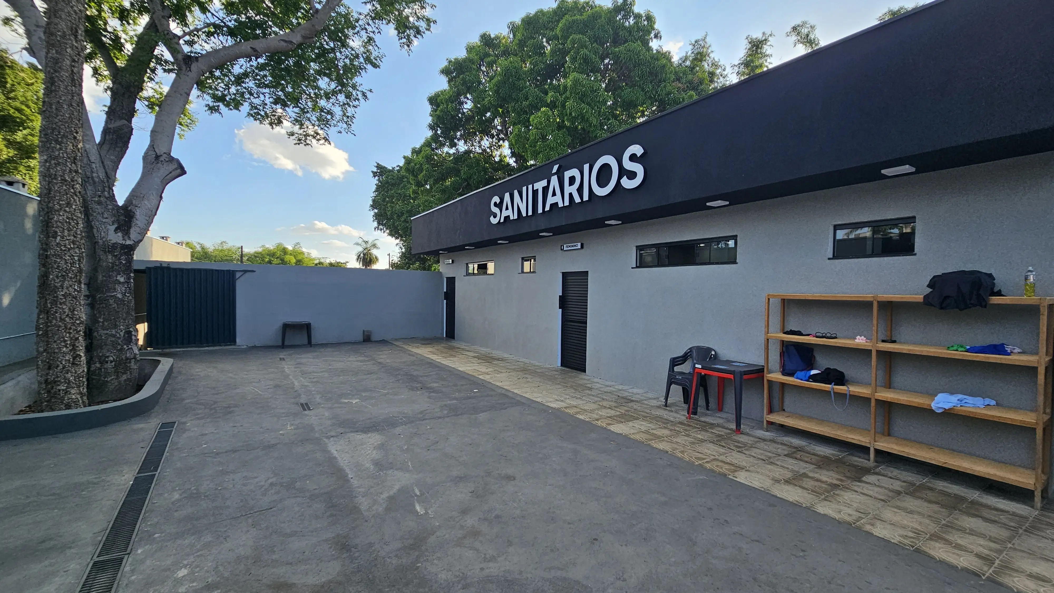 Fachada dos Sanitários da Sede